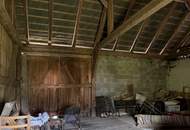 Sacherl auf weitläufigem, landwirtschaftlichem Grundstück
