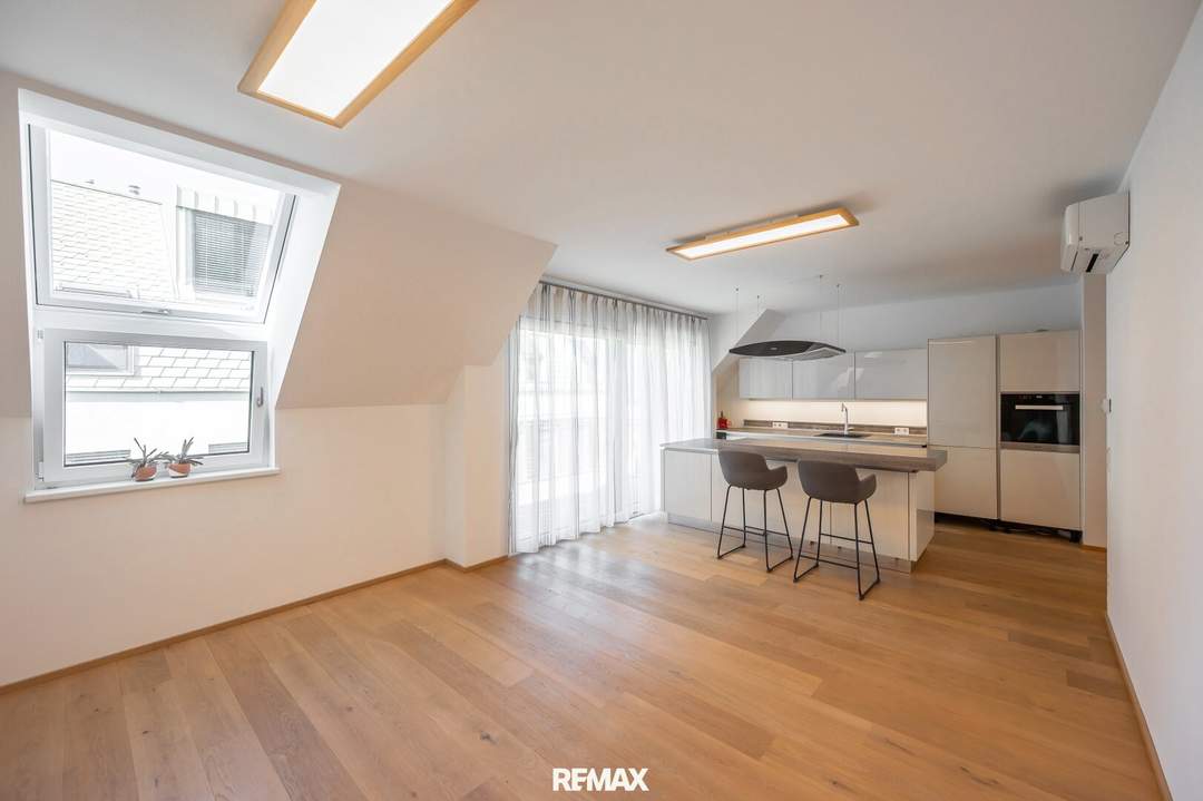 Exklusive 4-Zimmer-DG-Maisonette mit Balkon, Terrasse und Stellplatz, Klosterneuburg, obere Stadt!
