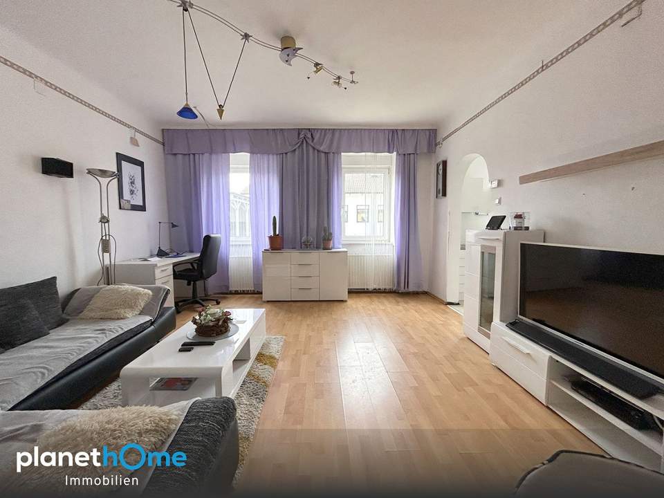 Preiswerter, teilsanierter Altbau in ruhiger Siedlungslage