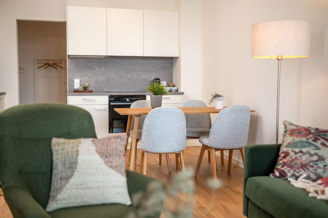 1,5 ZIMMER mit Balkon im 28. OG | ERSTBEZUG | VIENNA TWENTYTWO | ab April 26 | Pool, Fitness, Sauna