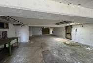 Sanierungsbedürftiges, großzügiges Zweifamilienhaus am ruhigen Ortsrand von Friedberg!