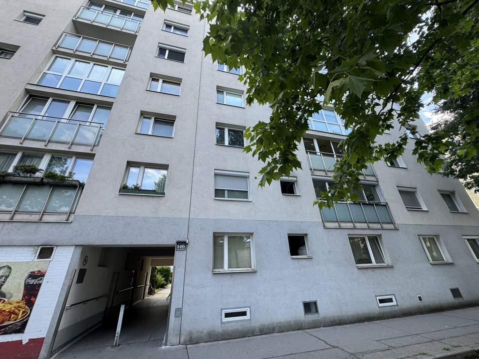Renovierte 87 m²-Anlegerwohnung mit diplomatischem Mieter