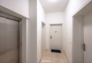 Sanierter Altbau mit modernem Neubau