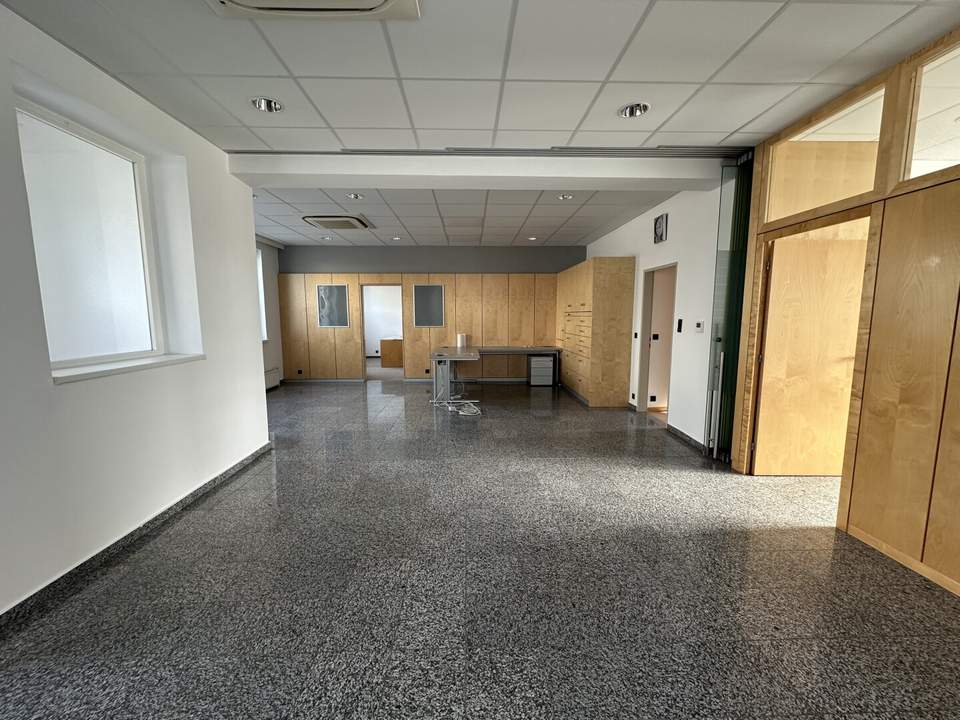 Sichtbar. Zentral. Erfolgreich – deine neue Geschäftsfläche in 2191 Gaweinstal