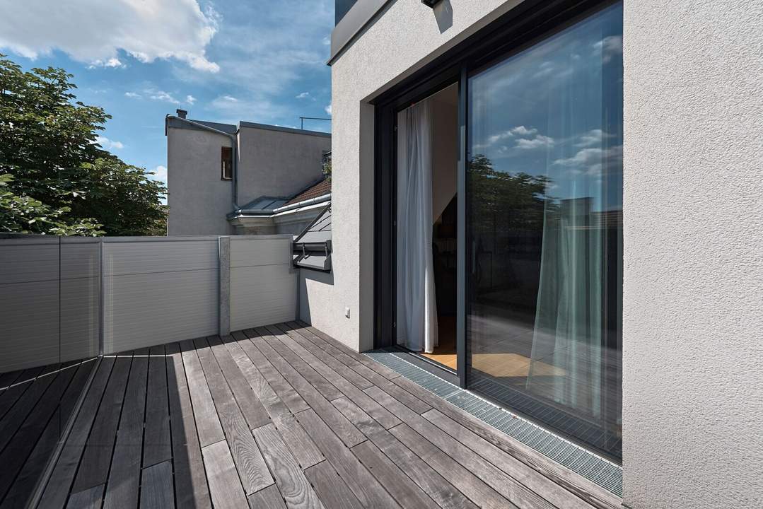 Erstbezug mit hofseitigem Balkon! Vollsanierte Jahrhundertwendeliegenschaft mit Luftwärmepumpe