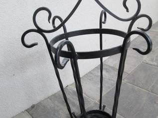 Schirmständer, 55 €, Haus, Bau, Garten-Geschirr & Deko in 3644 Gemeinde Emmersdorf Schirmständer, 55 €, Haus, Bau, Garten-Geschirr & Deko in 3644 Gemeinde Emmersdorf