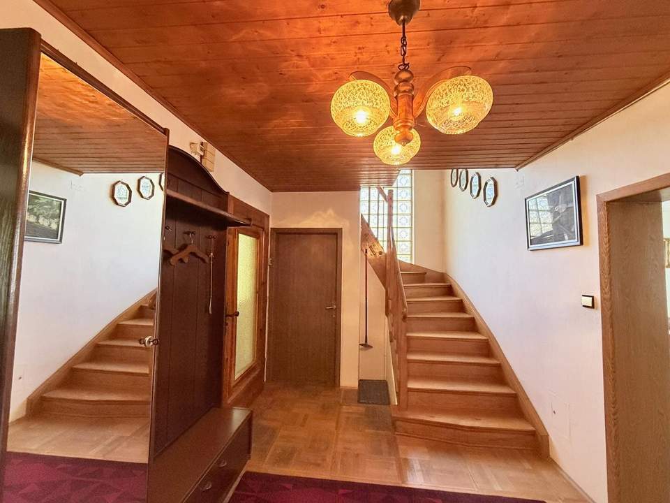 Hietzing Ruhelage: Einfamilienhaus mit Grundstück – Sanierung oder Neubau möglich“