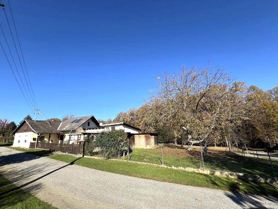 Einfamilienhaus mit Garten und Grundstück: 3.600 m² in idyllischer Lage