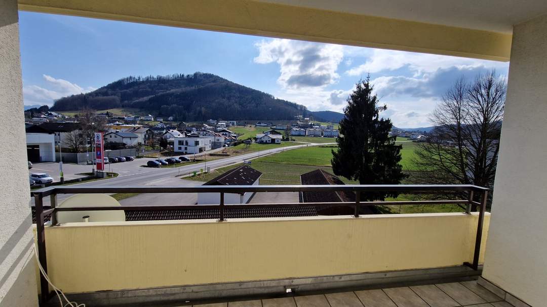Sonnige 3 Zimmer-Wohnung mit schönem Ausblick und Einzelgarage