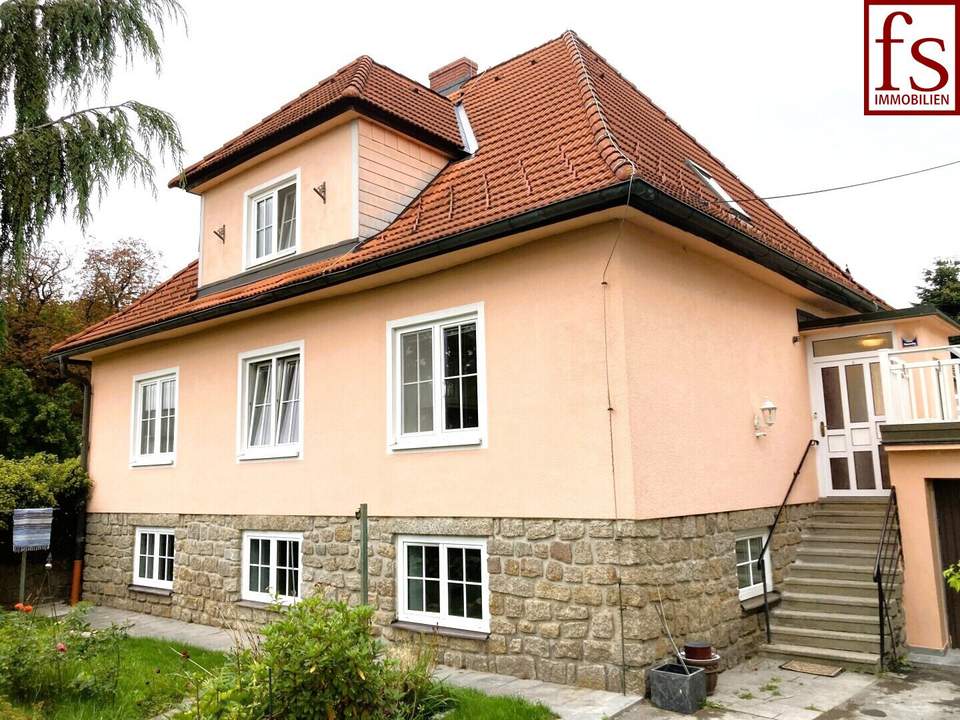 STILVOLLES WOHNHAUS 6 Zimmer // 1 Garage // 328 m² Grundstück
