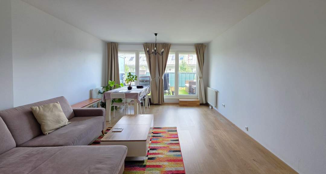 Dachgeschoss-Traum im 23. Bezirk: Maisonette mit Terrasse, Balkon & Garage
