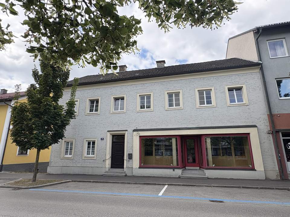 Abbruchreifes Gebäude auf Grundstück mit Entwicklungspotenzial im Zentrum