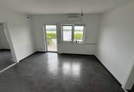 große UFERPARZELLE – renoviertes Seehaus mit traumhaftem breiten Uferbereich und Doppelgarage auf Pachtgrund zu verkaufen