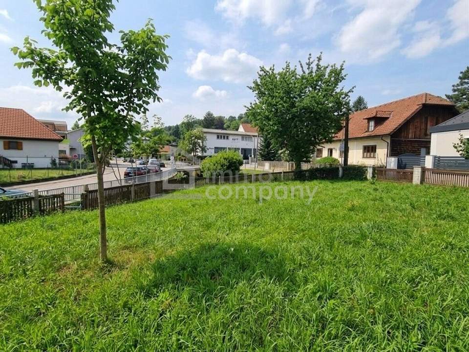 KLOSTERNEUBURG: Sonniges- vollaufgeschlossenes Baugrundstück