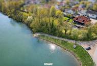 Wohnen am Stausee – Exklusive Villa mit Naturbadeteich