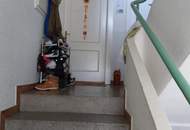 Geschäfts- und Wohnhaus in zentraler Güssinger Lage