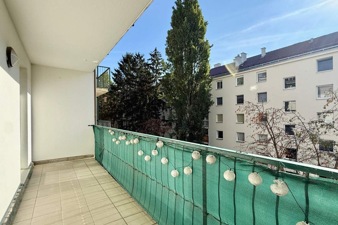 Sehr gepflegte 2-Zimmer-Wohnung mit Loggia