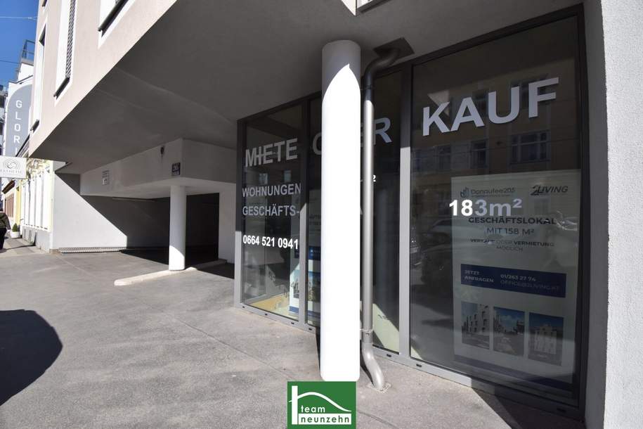 Geschäftslokal im Erdgeschoss mit straßenseitigen Schaufenstern zum sofortigen Bezug - Bestlage auf Hauptstraße unweit der U1. - WOHNTRAUM, Gewerbeobjekt-kauf, 595.001,€, 1220 Wien 22., Donaustadt