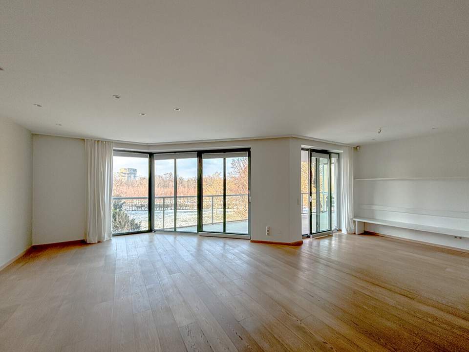 4-Zimmer-Wohnung mit Loggia und einzigartigem Parkblick