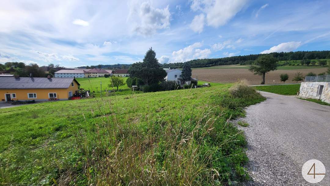 Einfamilienhaus 1.353 m2 Baugrund oder 1-3 Wohneinheiten möglich Pollham