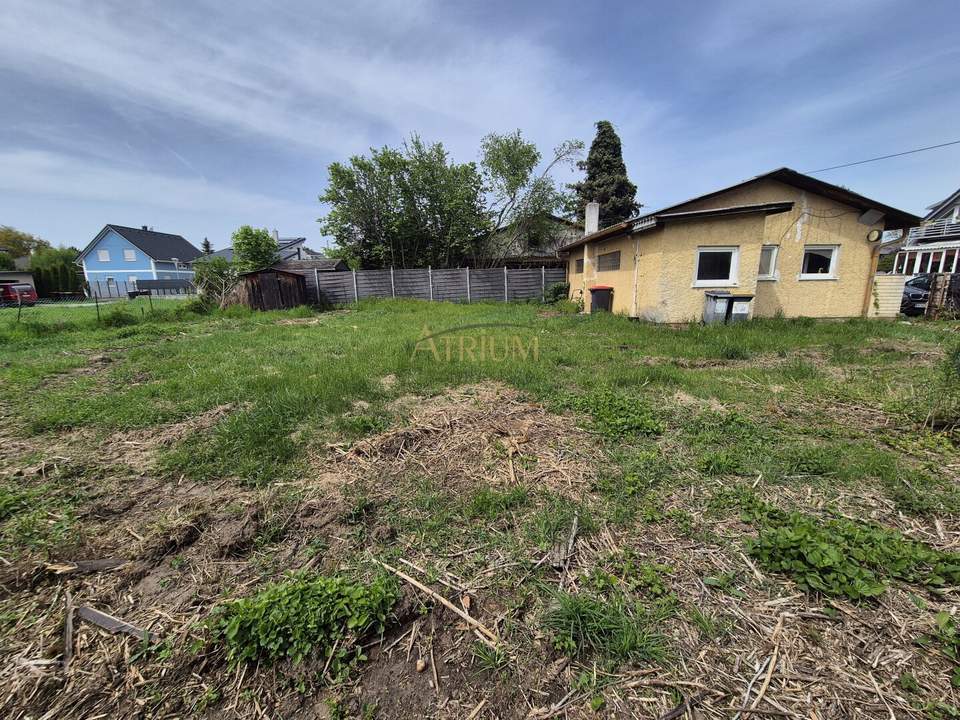 Raum für Neues: Grundstück mit Altbestand und viel Potenzial