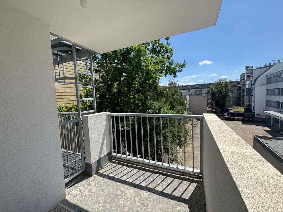 Grünblick & Cityflair: 51m² Neubau mit Balkon & Sauna Nähe Meiselmarkt