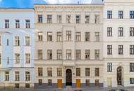 Historischer Flair in exklusiver Lage: 2-Zimmer-Altbau mit Potenzial