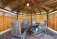 HOCHKARÄTIGES WOHNEN IN GRÜNRUHELAGE! WOHLFÜHL-REFUGIUM DER EXTRA KLASSE: TRADITION TRIFFT MODERNSTEN KOMFORT!