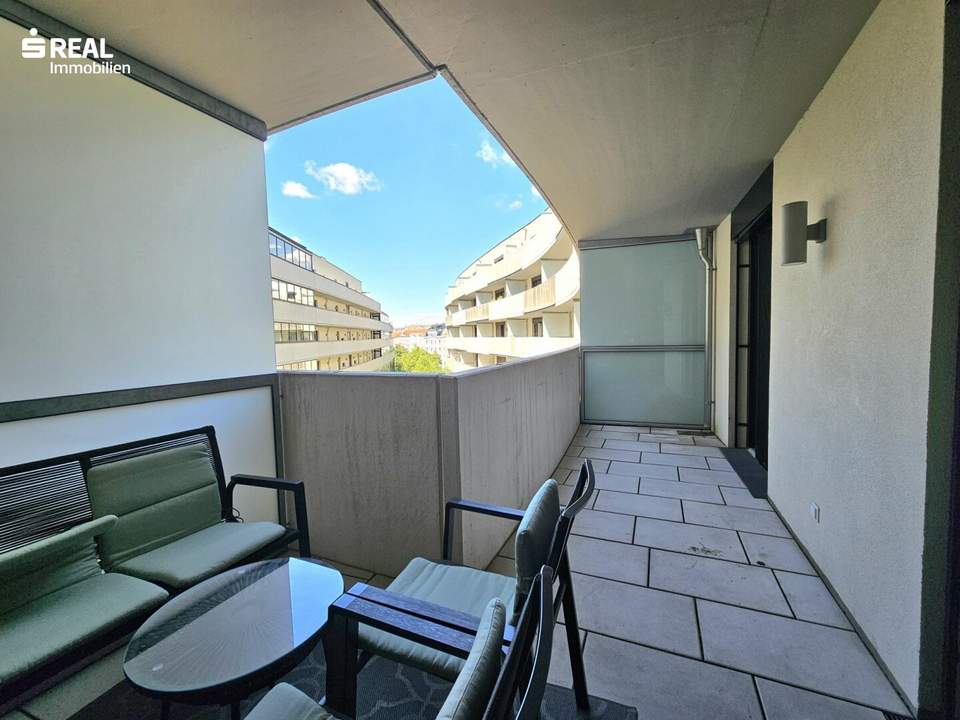 MODERNE 4-ZIMMER-LOGGIAWOHNUNG BEI DER U-2 MESSE