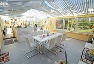 2241 Schönkirchen: Rarität! Traumhafte Wohlfühloase samt Schwimmhalle in bester Lage!