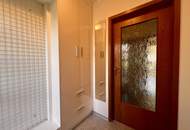 Einfamilienhaus Baujahr 2006 in toller Lage! Völlig unterkellert, Carport, schöner Garten mit Pool!