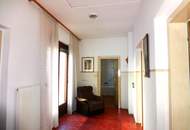 Geräumiges Einfamilienhaus am Stadtrand mit Nebengebäude !