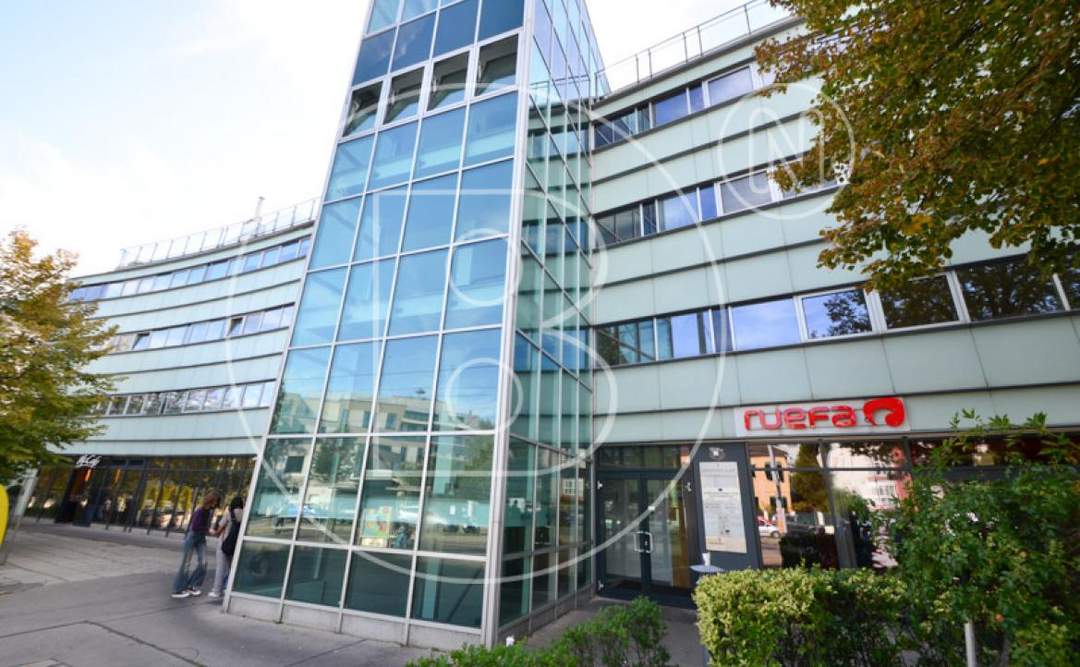140 m² Büro/Ordination inklusive 3 Garagenplätze in Döblinger Bestlage!