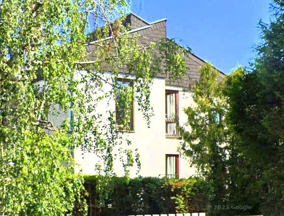 Gelegenheit! 2 Min. zu Bhf Liesing | 230m2 Wfl, 2 getrennte Wohnungen plus 100m2 ausgebauter Keller, 2 Garagen