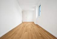 Erstbezug mit 135m², 5 Zimmern, Eigengarten, Luftwärmepumpe &amp; Klima | überdachter KFZ-Stellplatz