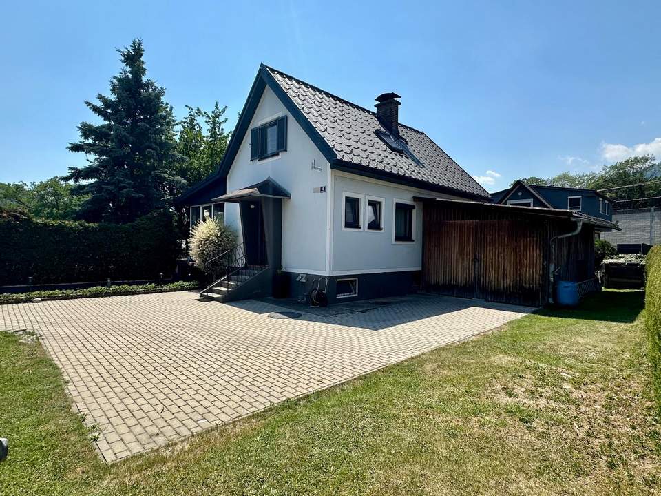 Haus mit großer Terrasse und wunderbarem Garten