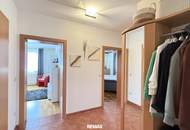 Saniertes Einfamilienhaus mit Sauna, Doppelcarport, zwei Garagen und Nutzwasserbrunnen in zentraler Lage