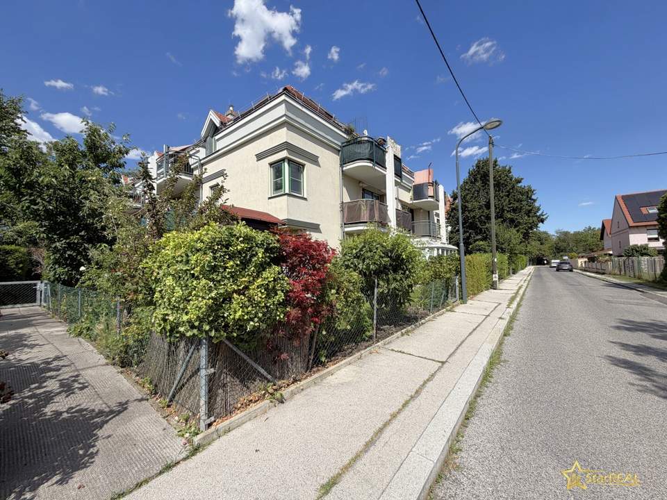 TOP PREIS-LEISTUNG! Geräumige Maisonette. 4 ZIMMER, 2 BÄDER, BALKON. FERNWÄRME!