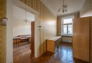 ++NEU++ Sanierungsbedürftige 2-Zimmer ALTBAUWOHNUNG mit Balkon!!