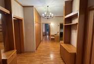 Großzügige, renovierungsbedürftige 4,5-Zimmer-Wohnung mit Loggia in Top-Lage in St. Martin