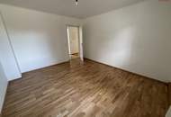 Modernisiert - hochwertig - durchdacht: diese 2,5-Zimmer Wohnung in hervorragender Lage überzeugt mit stilvoller Sanierung, ebenerdiger Dusche, hochwertigen Böden und viel Stauraum im großzügigen Kellerabteil - perfekt für Paare oder kleine Familien!