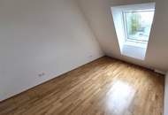 Coole 2-Zi-DG-Wohnung mit kl. Terrasse in ruhiger Lage