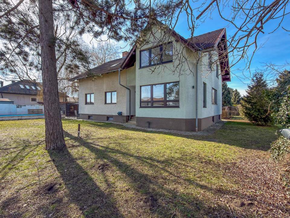 Großzügiges Mehrfamilienhaus mit 2 separaten Wohneinheiten nahe Bahnhof
