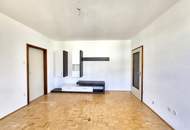 Gemütliche Zwei-Raum-Whg. mit Loggia und Parkmöglichkeit!