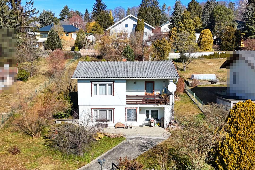 Entzückendes Wohnhaus mit wunderschönem Fernblick im Ortsteil Stein