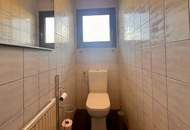 Einfamilienhaus Baujahr 2006 in toller Lage! Völlig unterkellert, Carport, schöner Garten mit Pool!