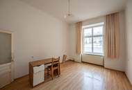 **Hannovermarkt** Charming 3-Room Period Apartment – Airbnb Suitable with Approved Balcony Option