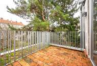 Sanierter Altbau mit modernem Neubau