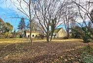 Großzügiges Baugrundstück - alles hat Platz, Traumhaus, Garage und Pool !