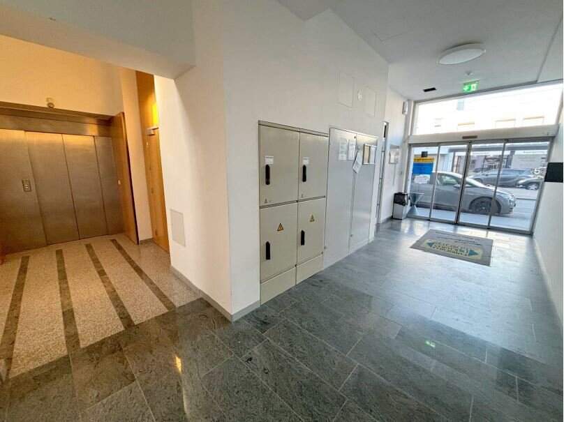 Kagraner Platz - Lagerfläche - U1